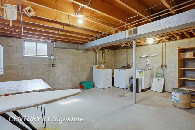 2025 Carman Drive, Saginaw, MI 48602