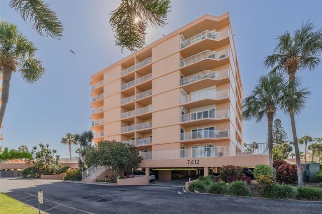 7432 SUNSHINE SKYWAY LANE S 704, St Petersburg, FL 33711