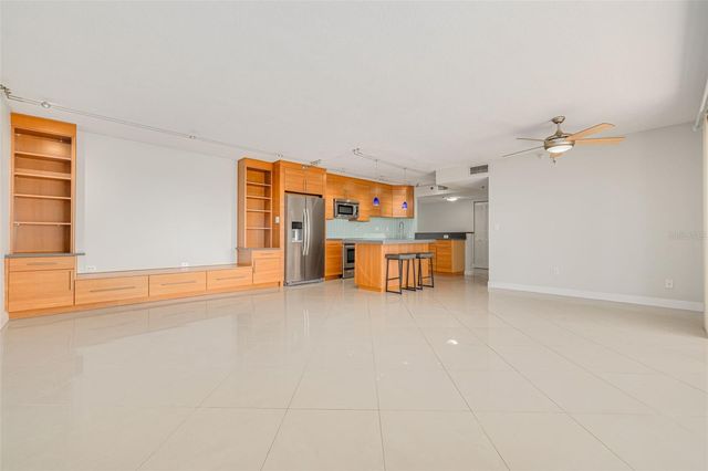 7432 SUNSHINE SKYWAY LANE S 704, St Petersburg, FL 33711