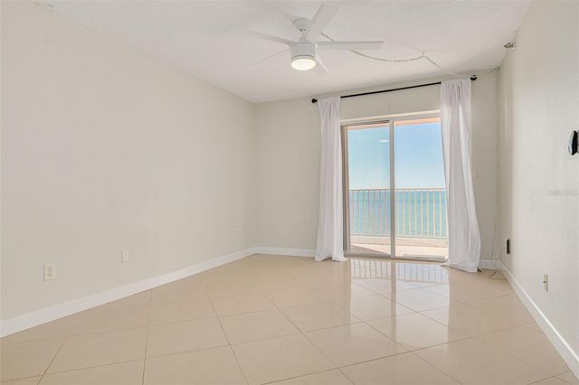 7432 SUNSHINE SKYWAY LANE S 704, St Petersburg, FL 33711