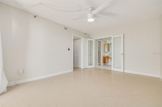 7432 SUNSHINE SKYWAY LANE S 704, St Petersburg, FL 33711