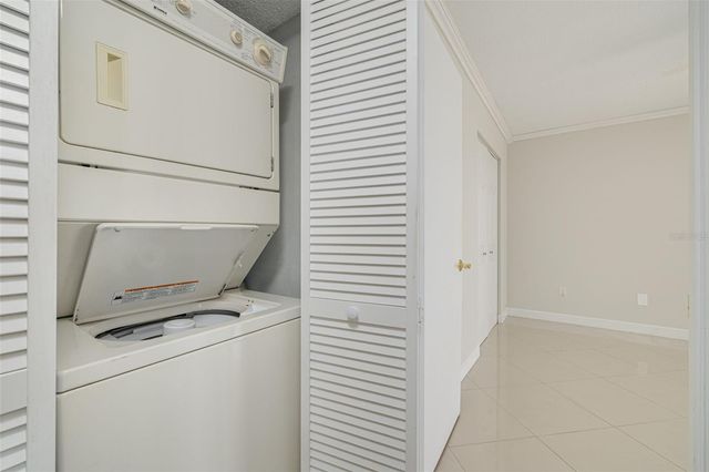 7432 SUNSHINE SKYWAY LANE S 704, St Petersburg, FL 33711