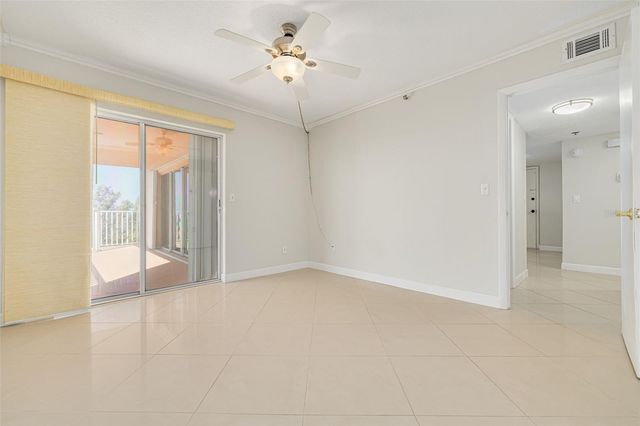 7432 SUNSHINE SKYWAY LANE S 704, St Petersburg, FL 33711