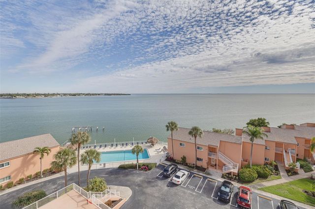 7432 SUNSHINE SKYWAY LANE S 704, St Petersburg, FL 33711