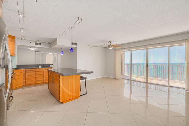 7432 SUNSHINE SKYWAY LANE S 704, St Petersburg, FL 33711