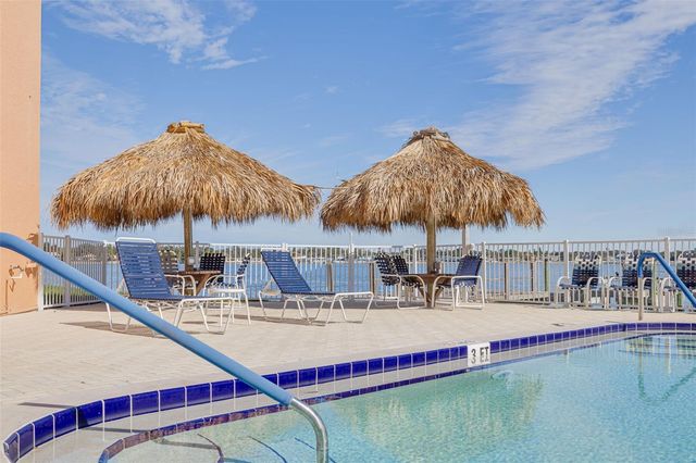 7432 SUNSHINE SKYWAY LANE S 704, St Petersburg, FL 33711