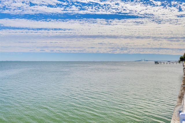 7432 SUNSHINE SKYWAY LANE S 704, St Petersburg, FL 33711