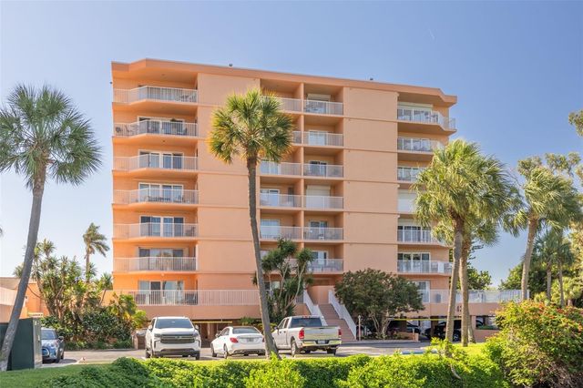 7432 SUNSHINE SKYWAY LANE S 704, St Petersburg, FL 33711