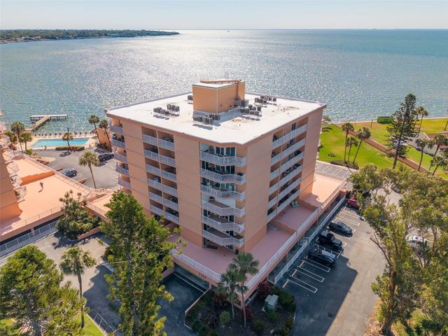 7432 SUNSHINE SKYWAY LANE S 704, St Petersburg, FL 33711