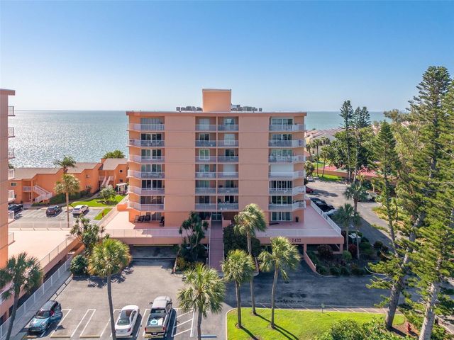 7432 SUNSHINE SKYWAY LANE S 704, St Petersburg, FL 33711