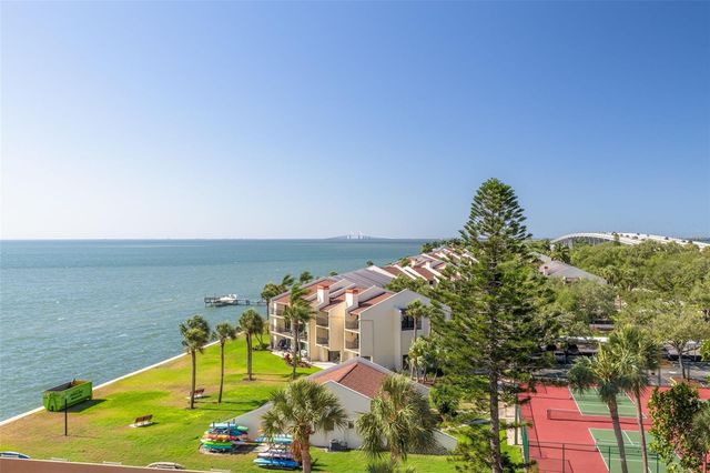 7432 SUNSHINE SKYWAY LANE S 704, St Petersburg, FL 33711