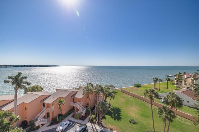 7432 SUNSHINE SKYWAY LANE S 704, St Petersburg, FL 33711