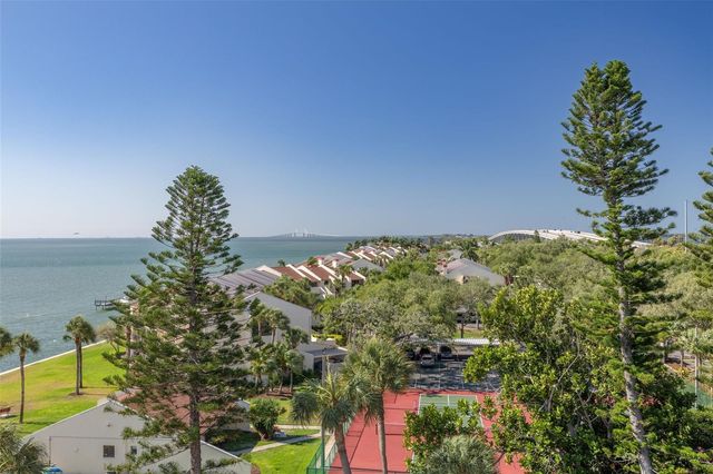7432 SUNSHINE SKYWAY LANE S 704, St Petersburg, FL 33711