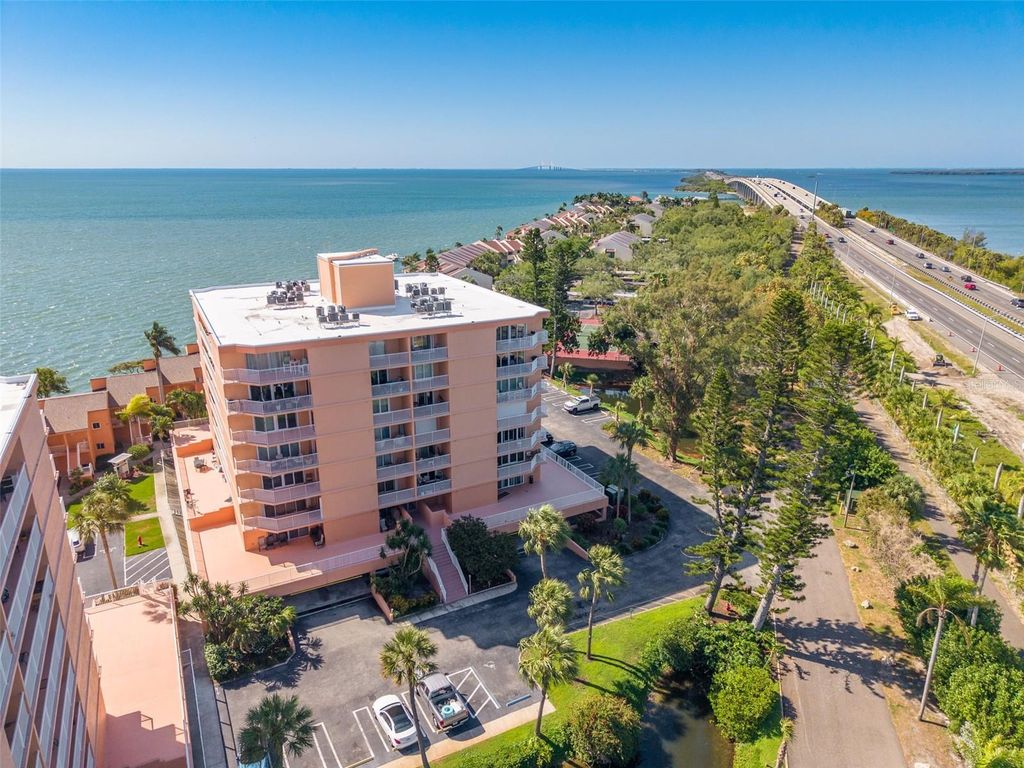 7432 SUNSHINE SKYWAY LANE S 704, St Petersburg, FL 33711
