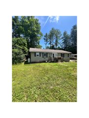 79 West Lake Road, Fitzwilliam, NH 03447