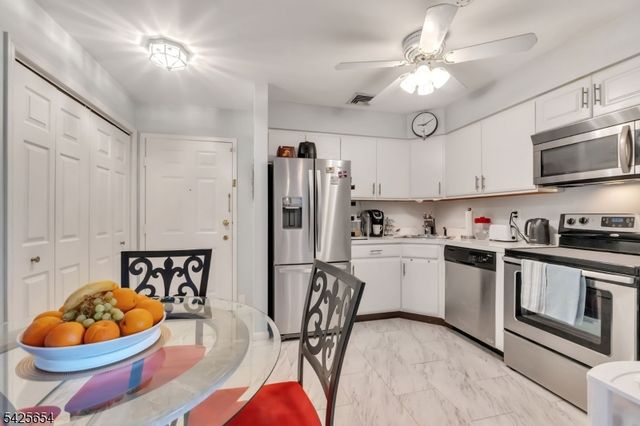 535 Bayway Ave 2B, Elizabeth City, NJ 07202