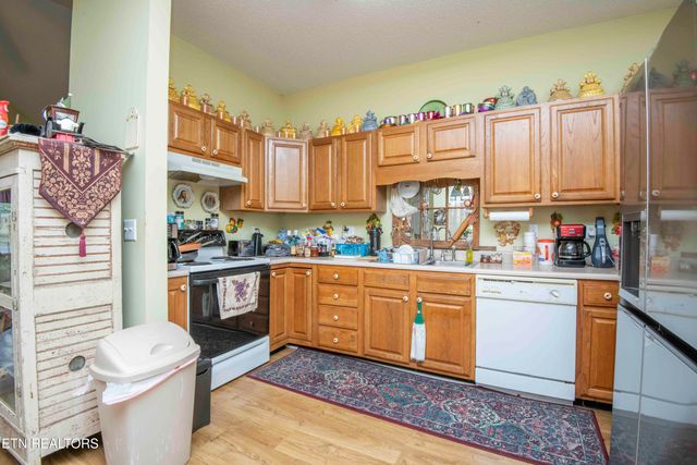 100 Del Rio Lane, Lenoir City, TN 37771