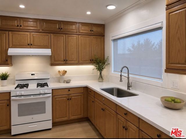 2810 Francis Avenue 2810, Los Angeles, CA 90005