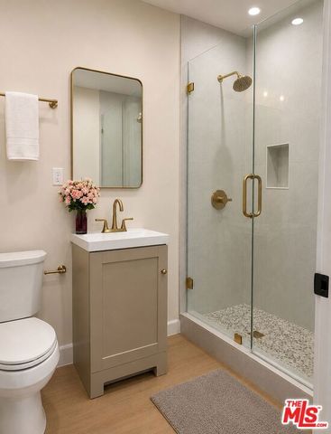 2810 Francis Avenue 2810, Los Angeles, CA 90005