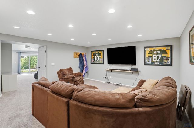 2414 WINDMILL DR, Spearfish, SD 57783
