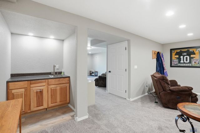 2414 WINDMILL DR, Spearfish, SD 57783