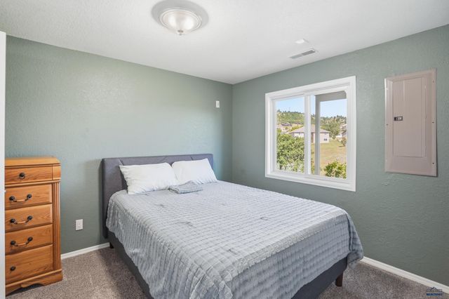 2414 WINDMILL DR, Spearfish, SD 57783