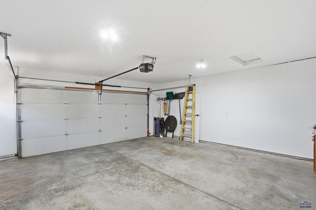 2414 WINDMILL DR, Spearfish, SD 57783