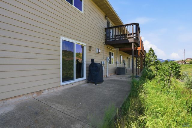 2414 WINDMILL DR, Spearfish, SD 57783