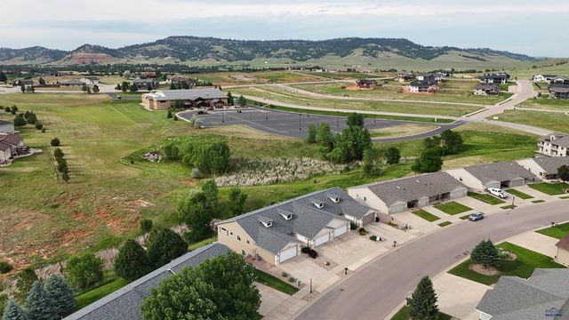 2414 WINDMILL DR, Spearfish, SD 57783