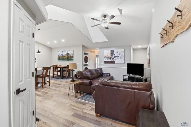2414 WINDMILL DR, Spearfish, SD 57783