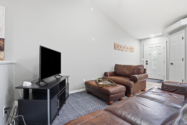 2414 WINDMILL DR, Spearfish, SD 57783