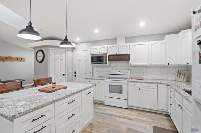 2414 WINDMILL DR, Spearfish, SD 57783