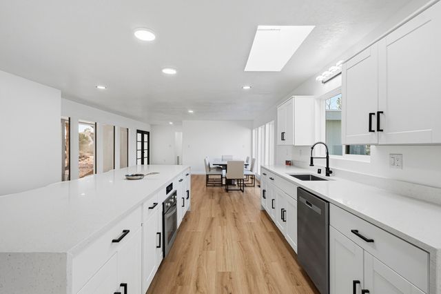 811 Lamp Post Circle SE, Albuquerque, NM 87123