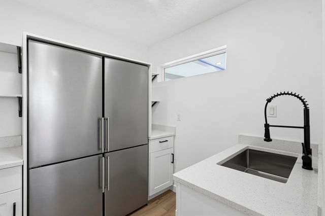 811 Lamp Post Circle SE, Albuquerque, NM 87123