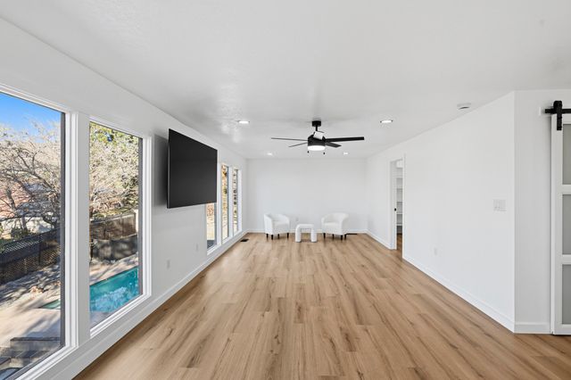 811 Lamp Post Circle SE, Albuquerque, NM 87123