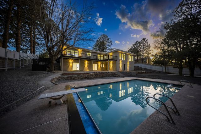 811 Lamp Post Circle SE, Albuquerque, NM 87123