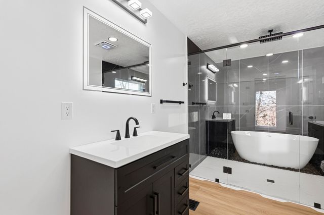 811 Lamp Post Circle SE, Albuquerque, NM 87123