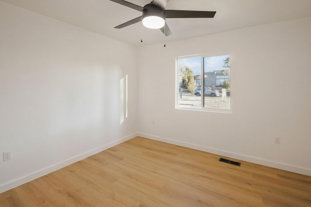 811 Lamp Post Circle SE, Albuquerque, NM 87123