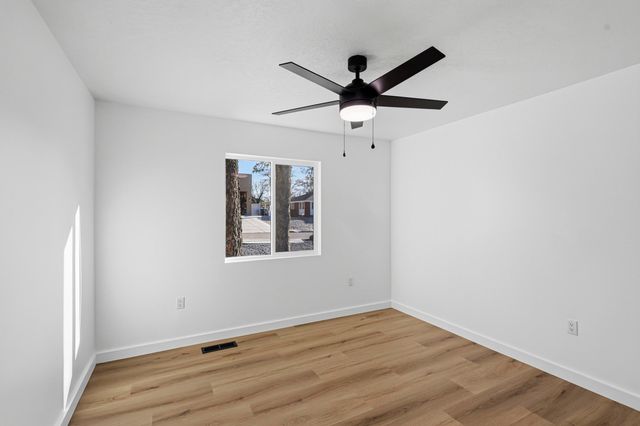 811 Lamp Post Circle SE, Albuquerque, NM 87123