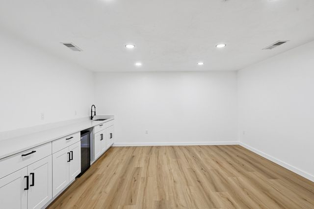 811 Lamp Post Circle SE, Albuquerque, NM 87123