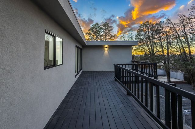 811 Lamp Post Circle SE, Albuquerque, NM 87123