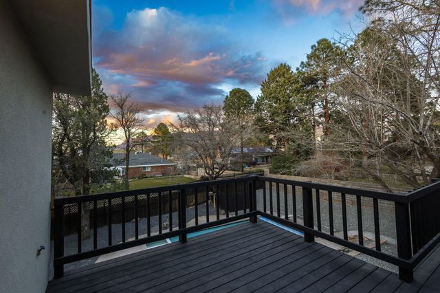 811 Lamp Post Circle SE, Albuquerque, NM 87123