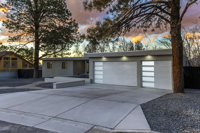 811 Lamp Post Circle SE, Albuquerque, NM 87123