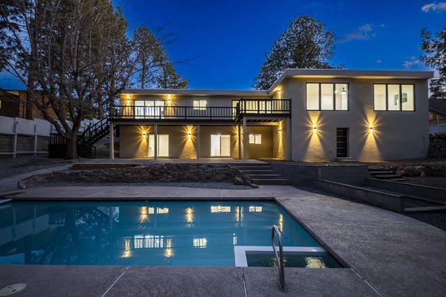 811 Lamp Post Circle SE, Albuquerque, NM 87123