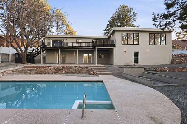 811 Lamp Post Circle SE, Albuquerque, NM 87123