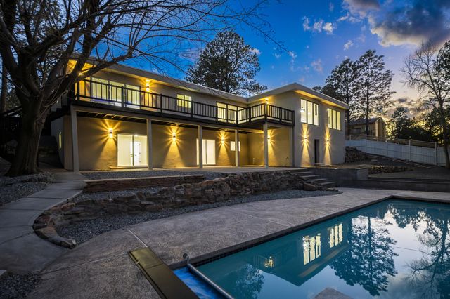 811 Lamp Post Circle SE, Albuquerque, NM 87123