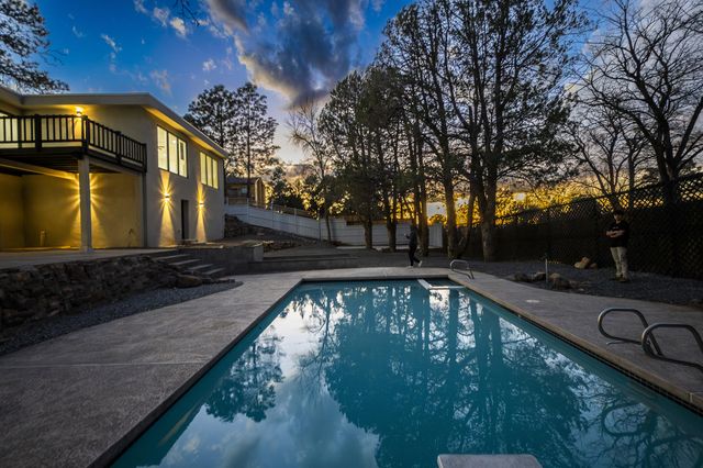 811 Lamp Post Circle SE, Albuquerque, NM 87123