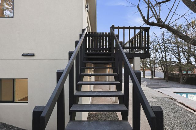 811 Lamp Post Circle SE, Albuquerque, NM 87123