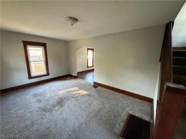 1033 Olive Avenue NE, Warren, OH 44483