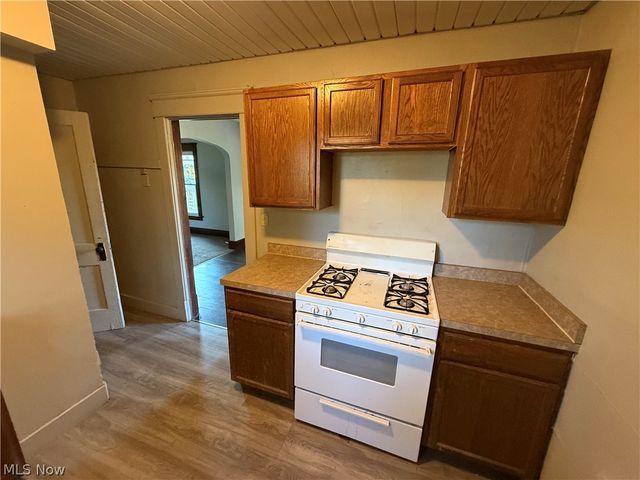 1033 Olive Avenue NE, Warren, OH 44483